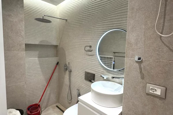 Shtepi me qera Apartament ne Tirane, 2+1, Mobilimi E mobiluar, Pagesa 648  Euro.