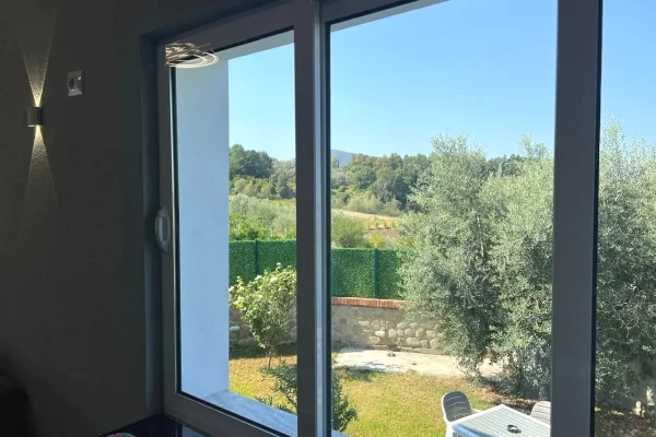 Shtepi me qera 4+1 ne Tirane - 1,200 Euro