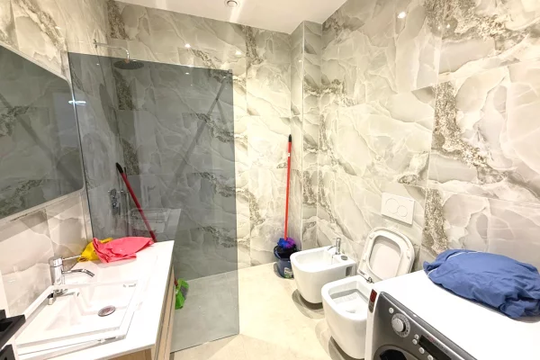 Shtepi me qera 2+1 ne Tirane - 800 Euro