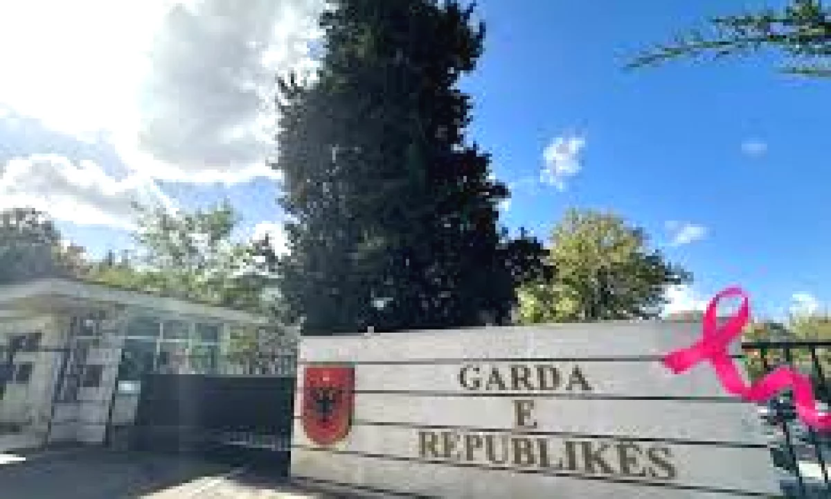 Shtepi me qera Apartament ne Tirane, 1+1, Mobilimi E mobiluar, Pagesa 2,500  Euro.