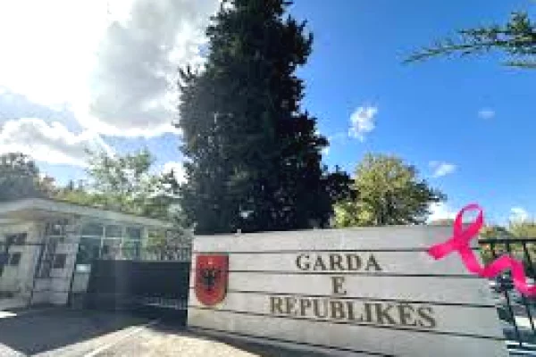 Shtepi me qera 1+1 ne Tirane - 2,500 Euro