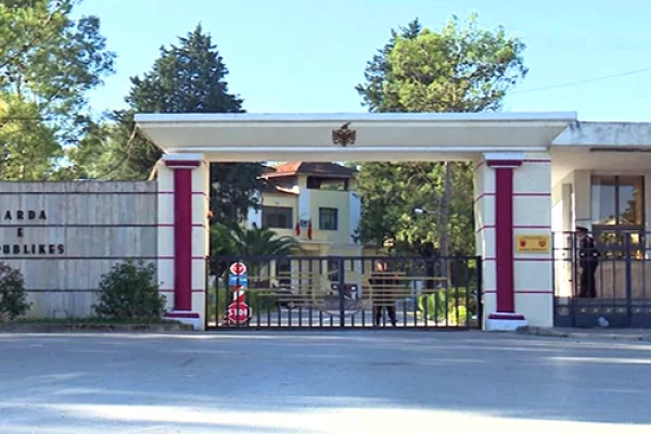 Shtepi me qera 1+1 ne Tirane - 2,500 Euro