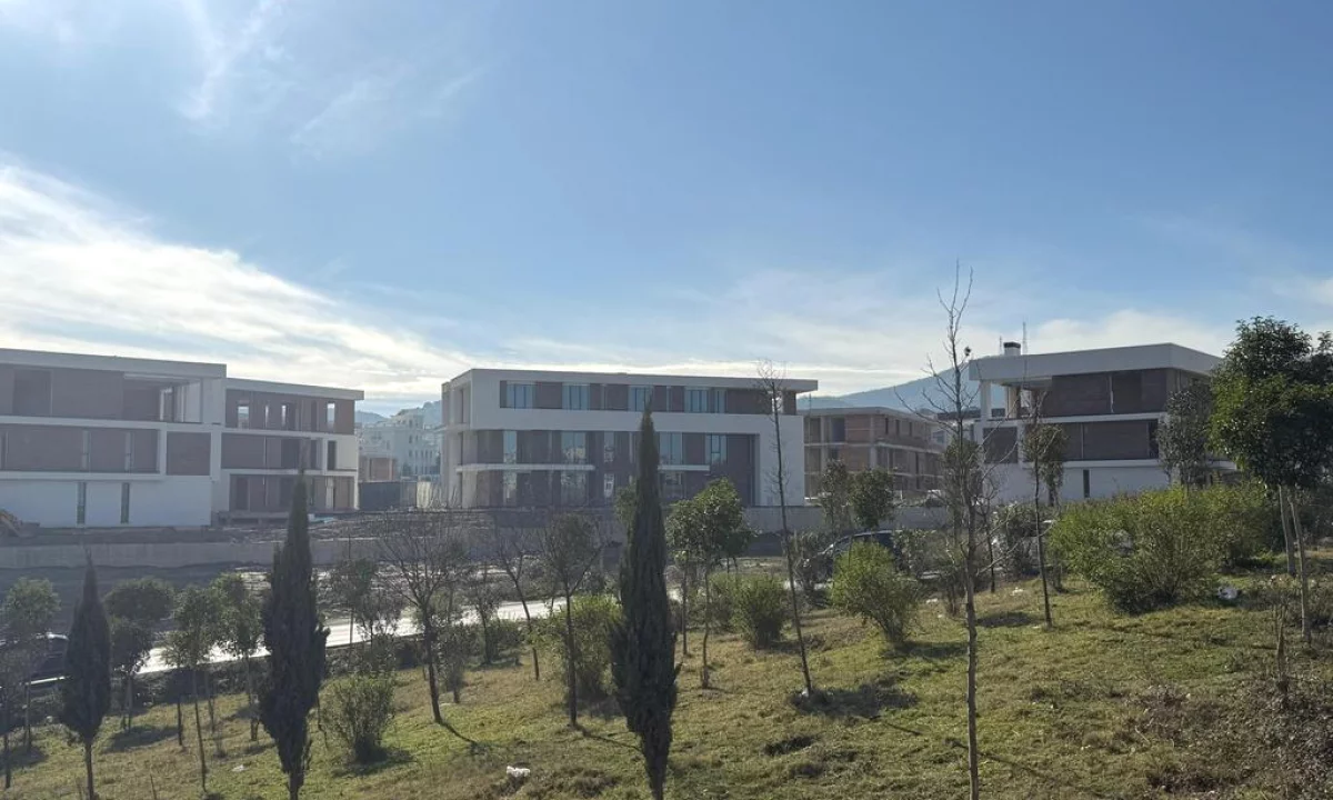 Apartment for sale in Tirana 3+1, Emty