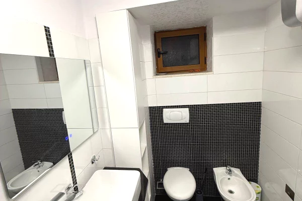 Shtepi me qera Apartament ne Tirane, 1+1, Mobilimi E mobiluar, Pagesa 550  Euro.