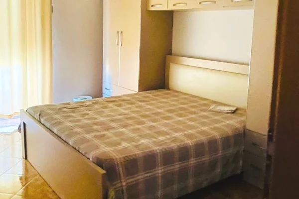 Shtepi me qera 2+1 ne Tirane - 750 Euro