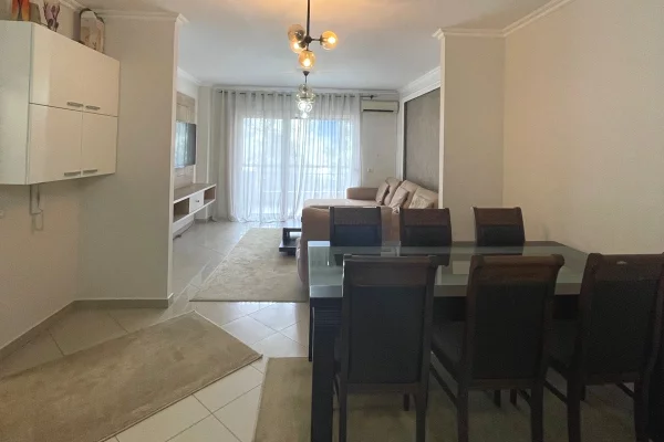 Shtepi me qera Apartament ne Tirane, 1+1, Mobilimi E mobiluar, Pagesa 600  Euro.