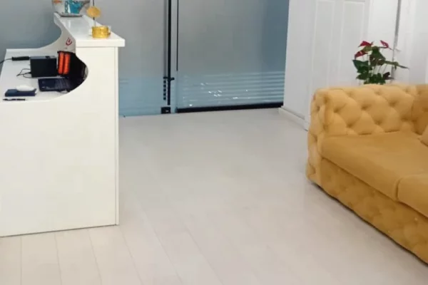 Ambient biznesi me qera 3+1 ne Tirane - 1,100 Euro