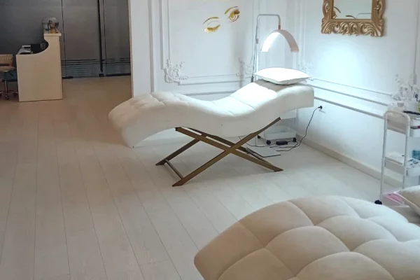 🏬 DYQAN ME QIRA – GARDEN BUILDING