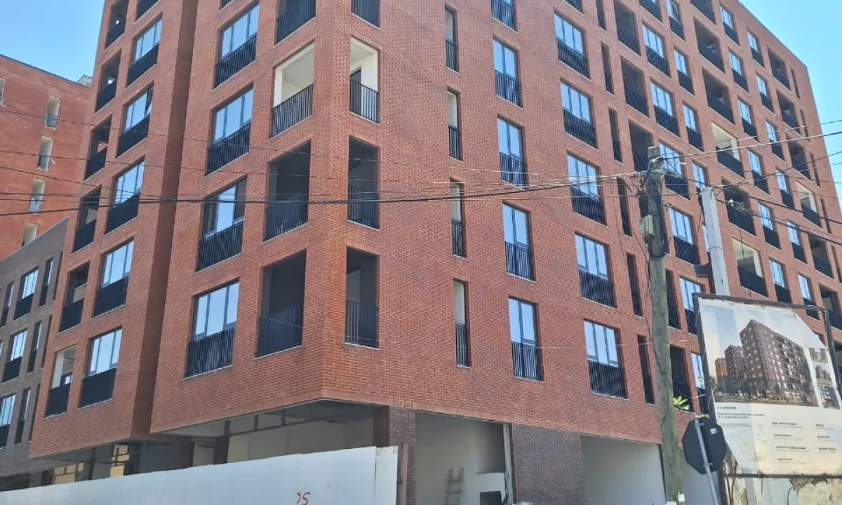 Shtepi ne shitje Apartament ne Tirane, 1+1, Mobilimi Bosh, pa mobiluar, Pagesa 120,000  Euro.