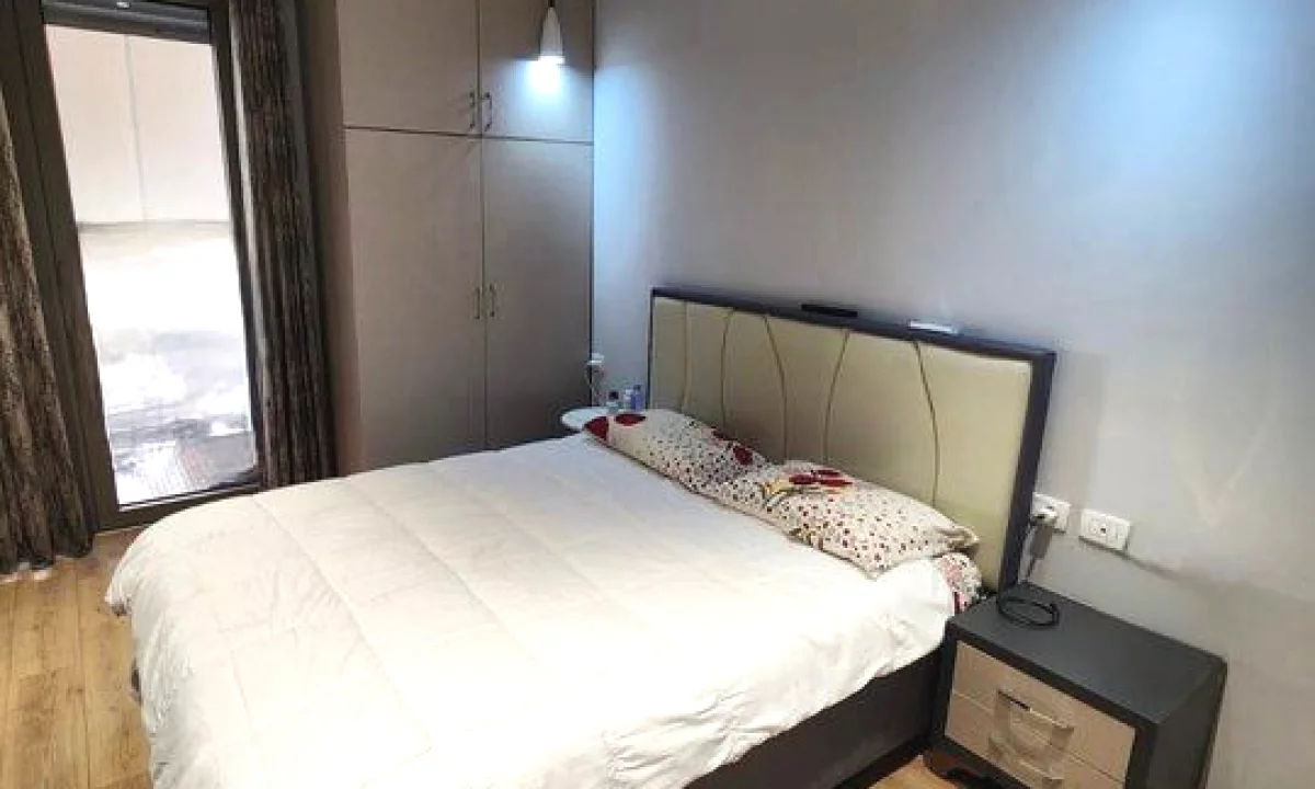 Shtepi ne shitje Apartament ne Tirane, 1+1, Mobilimi E mobiluar, Pagesa 250,000  Euro.