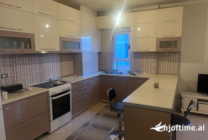 Shtepi me qera 2+1 ne Tirane - 400 Euro