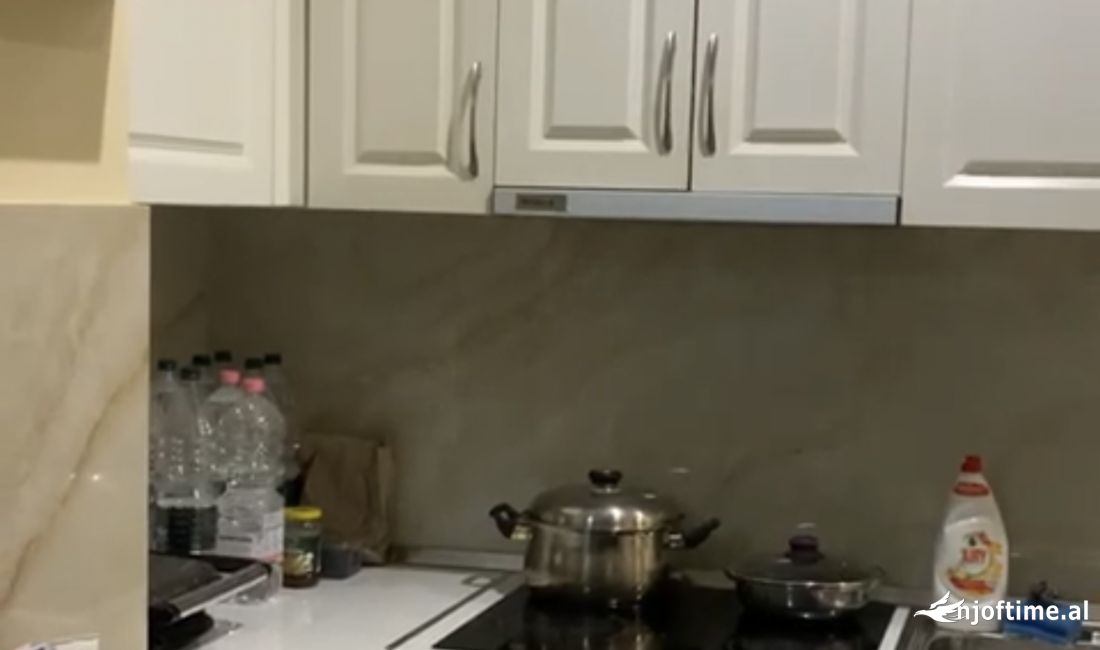 Shtepi me qera Apartament ne Tirane, 2+1, Mobilimi E mobiluar, Pagesa 550  Euro.