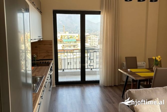 Shtepi me qera Apartament ne Tirane, 2+1, Mobilimi E mobiluar, Pagesa 700  Euro.