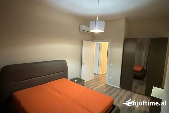 Shtepi me qera Apartament ne Tirane, 2+1, Mobilimi E mobiluar, Pagesa 700  Euro.