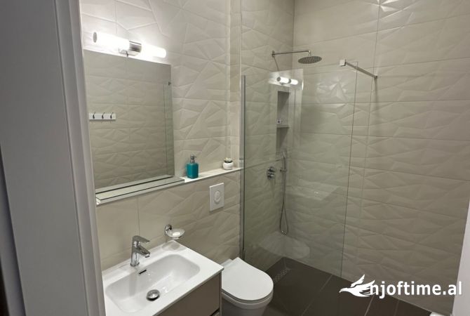 Shtepi me qera Apartament ne Tirane, 2+1, Mobilimi E mobiluar, Pagesa 700  Euro.