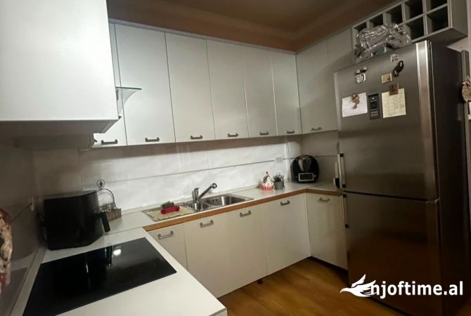 Shtepi me qera 2+1 ne Tirane - 800 Euro