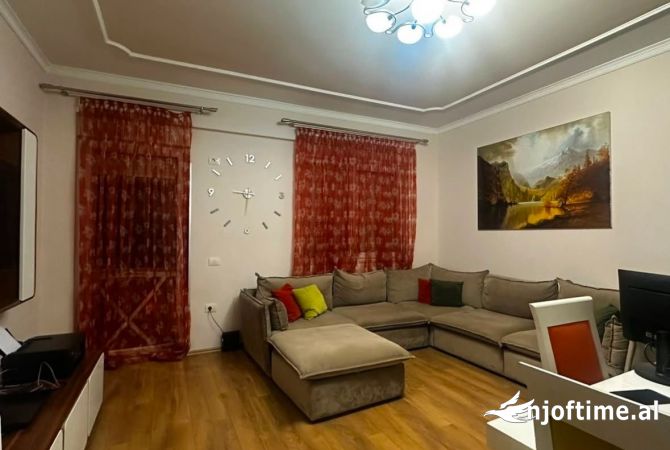 Shtepi me qera 2+1 ne Tirane - 800 Euro