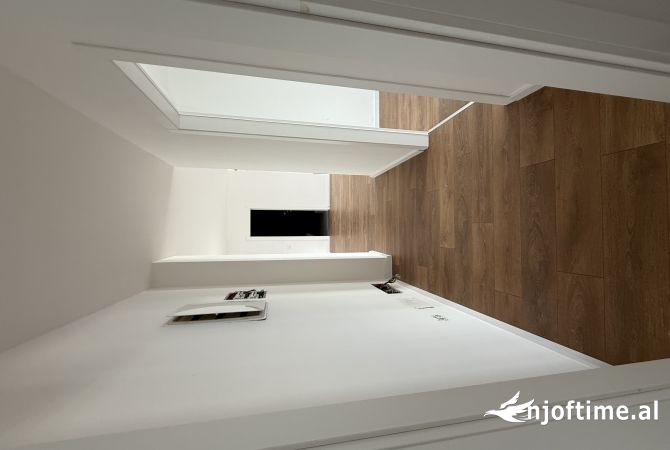 Shtepi me qera Apartament ne Tirane, 2+1, Mobilimi Bosh, pa mobiluar, Pagesa 1,500  Euro.