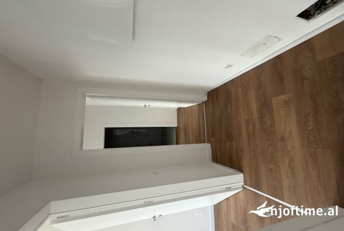 Shtepi me qera 2+1 ne Tirane - 1,500 Euro