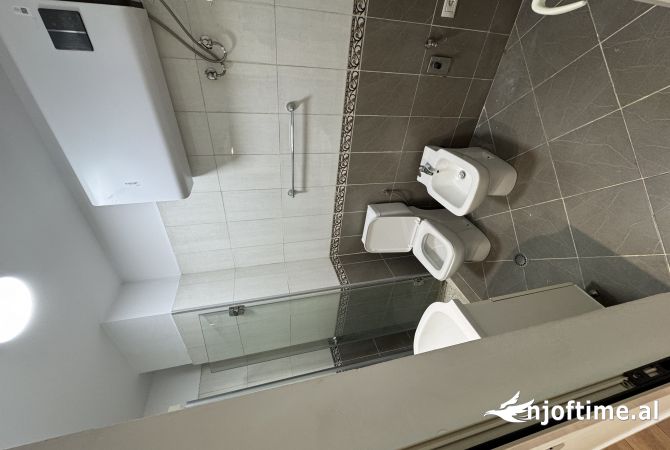 Shtepi ne shitje Apartament ne Tirane, 2+1, Mobilimi Bosh, pa mobiluar, Pagesa 265,000  Euro.