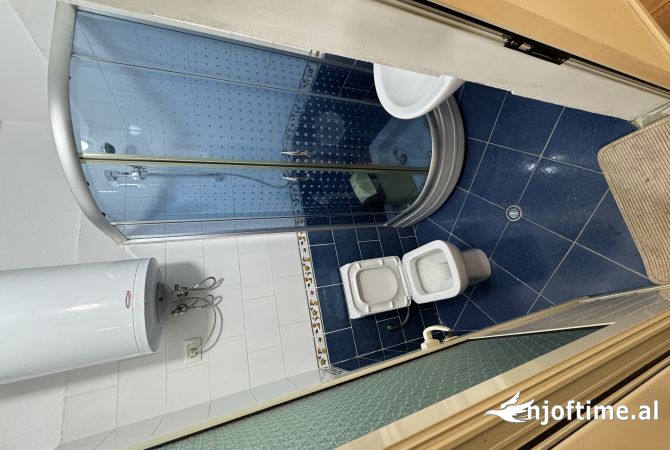 Shtepi ne shitje Apartament ne Tirane, 2+1, Mobilimi Bosh, pa mobiluar, Pagesa 265,000  Euro.