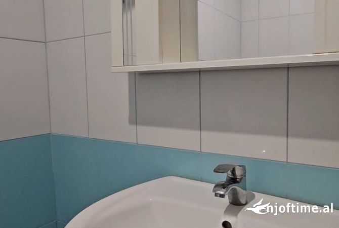 Shtepi me qera Apartament ne Tirane, 1+1, Mobilimi E mobiluar, Pagesa 380  Euro.