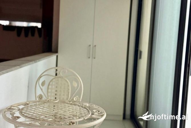 Shtepi me qera Apartament ne Tirane, 2+1, Mobilimi E mobiluar, Pagesa 500  Euro.