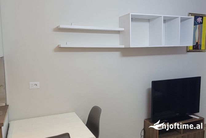 Shtepi me qera Apartament ne Tirane, 1+1, Mobilimi E mobiluar, Pagesa 350  Euro.