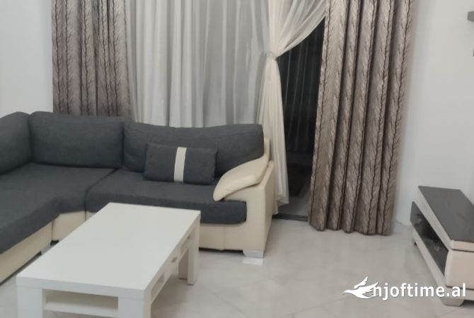 Shtepi me qera 2+1 ne Tirane - 400 Euro