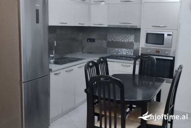 Shtepi me qera 2+1 ne Tirane - 400 Euro