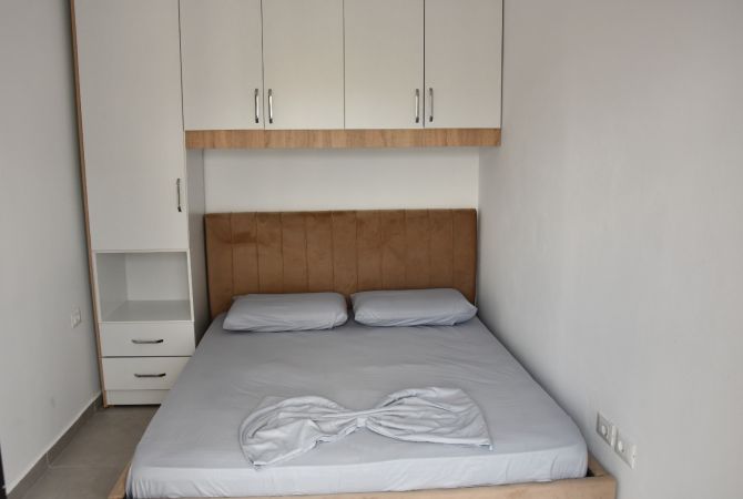 Shtepi ne shitje Apartament ne Tirane, Garsoniere, Mobilimi E mobiluar, Pagesa 109,000  Euro.