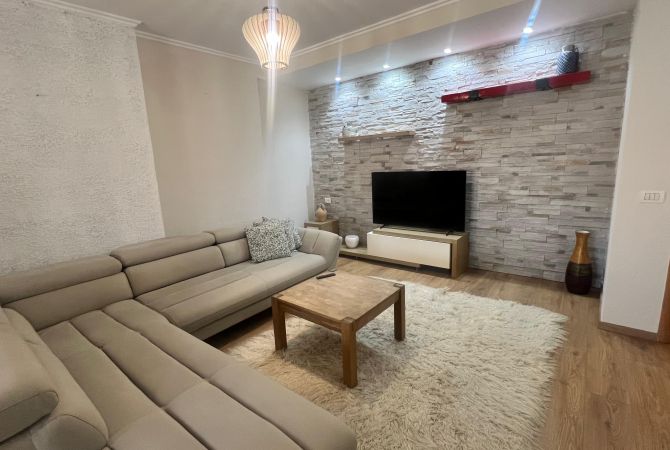 Shtepi me qera 2+1 ne Tirane - 600 Euro