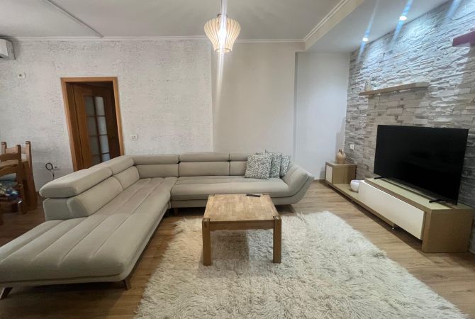 Shtepi me qera 2+1 ne Tirane - 600 Euro