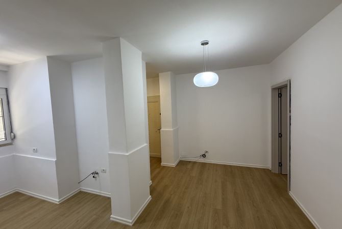 Shtepi ne shitje Apartament ne Tirane, 2+1, Mobilimi Bosh, pa mobiluar, Pagesa 138,000  Euro.
