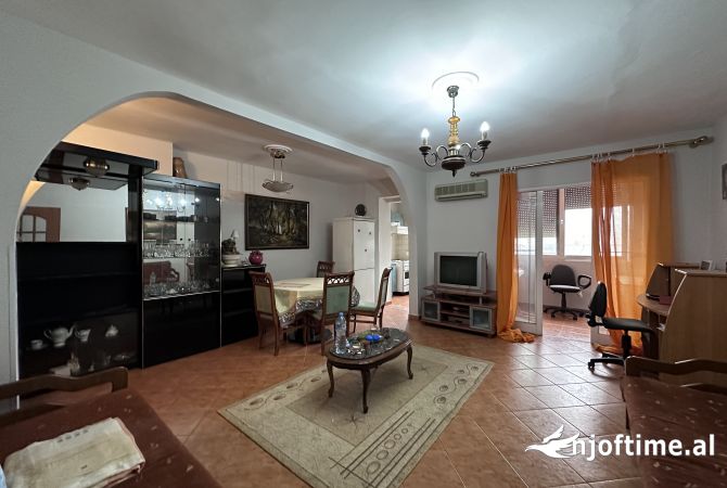 Shtepi me qera 1+1 ne Tirane - 450 Euro