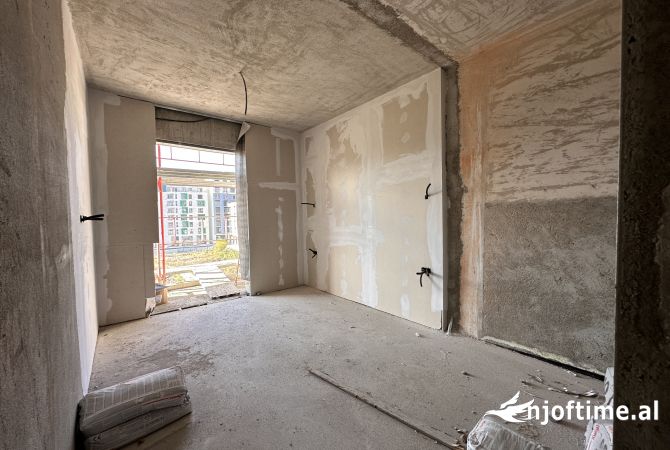 Shtepi ne shitje Apartament ne Tirane, 2+1, Mobilimi Bosh, pa mobiluar, Pagesa 279,000  Euro.