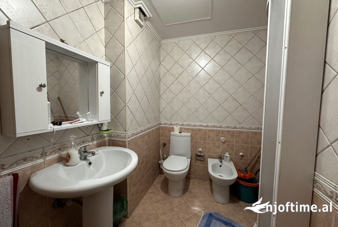 Shtepi me qera Apartament ne Tirane, 1+1, Mobilimi E mobiluar, Pagesa 620  Euro.