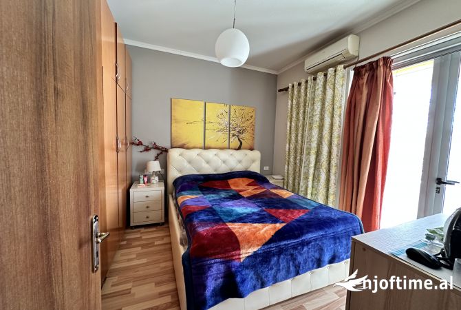Shtepi ne shitje Apartament ne Tirane, 1+1, Mobilimi E mobiluar, Pagesa 95,000  Euro.