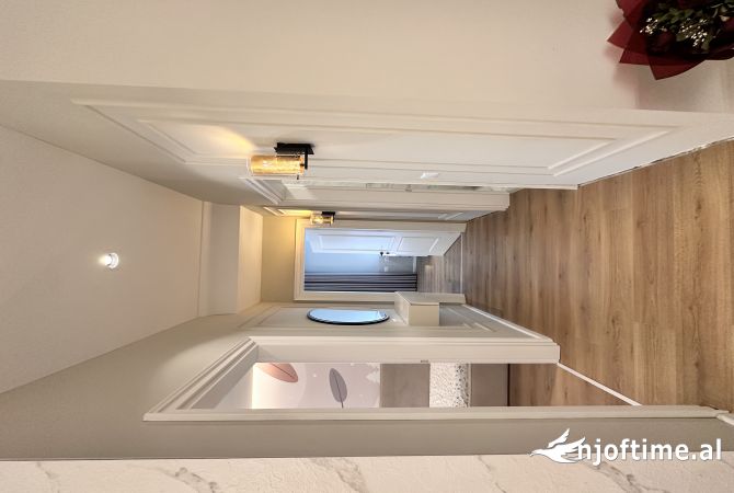 Shtepi ne shitje Apartament ne Tirane, 2+1, Mobilimi E mobiluar, Pagesa 165,000  Euro.