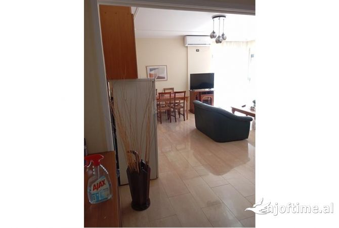 Shtepi me qera Apartament ne Tirane, 1+1, Mobilimi E mobiluar, Pagesa 600  Euro.
