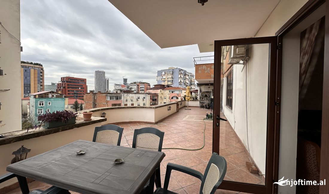 Shtepi me qera Apartament ne Tirane, 2+1, Mobilimi E mobiluar, Pagesa 700  Euro.