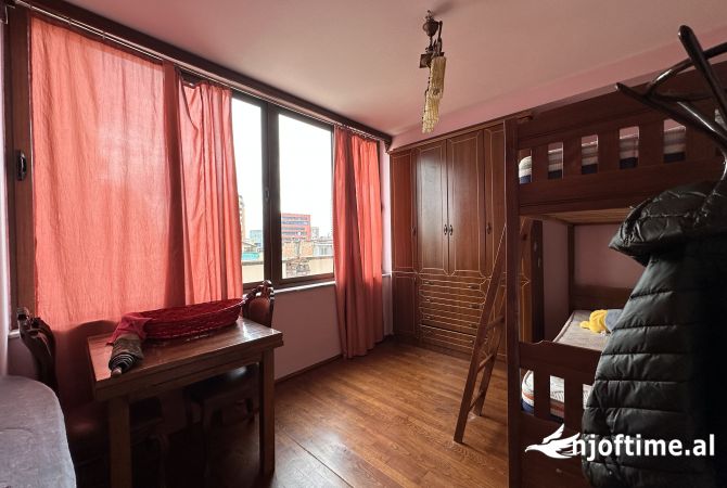Shtepi me qera Apartament ne Tirane, 2+1, Mobilimi E mobiluar, Pagesa 700  Euro.