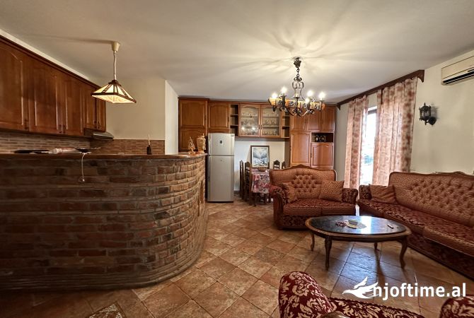 Shtepi me qera Apartament ne Tirane, 2+1, Mobilimi E mobiluar, Pagesa 700  Euro.