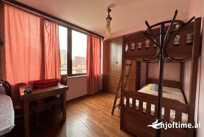Shtepi me qera Apartament ne Tirane, 2+1, Mobilimi E mobiluar, Pagesa 700  Euro.