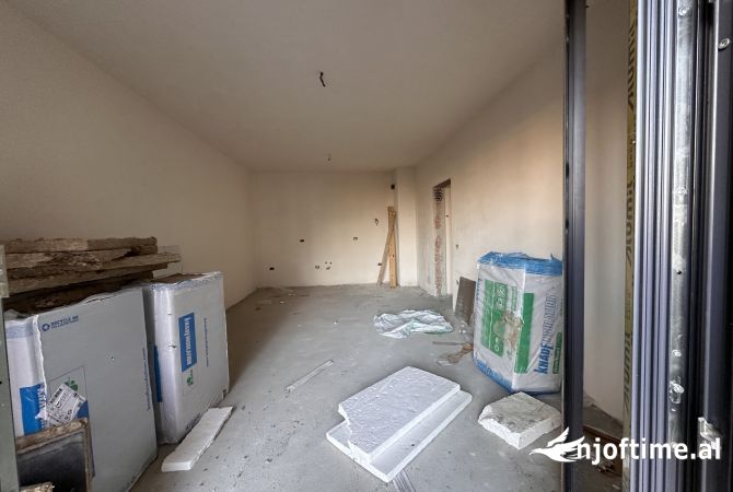 Shtepi ne shitje Apartament ne Tirane, 1+1, Mobilimi Bosh, pa mobiluar, Pagesa 136,000  Euro.
