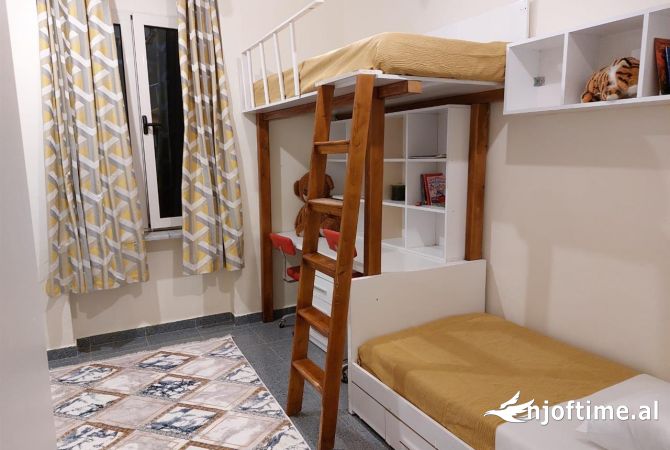 Shtepi me qera 2+1 ne Tirane - 690 Euro