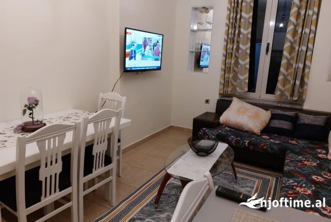 Shtepi me qera Apartament ne Tirane, 2+1, Mobilimi E mobiluar, Pagesa 690  Euro.