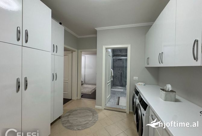 Shtepi ne shitje Apartament ne Tirane, 2+1, Mobilimi E mobiluar, Pagesa 295,000  Euro.