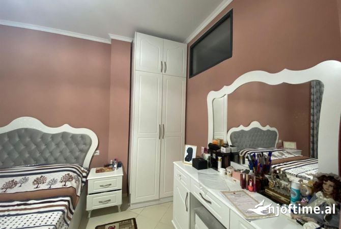 Shtepi me qera Apartament ne Tirane, 2+1, Mobilimi E mobiluar, Pagesa 500  Euro.