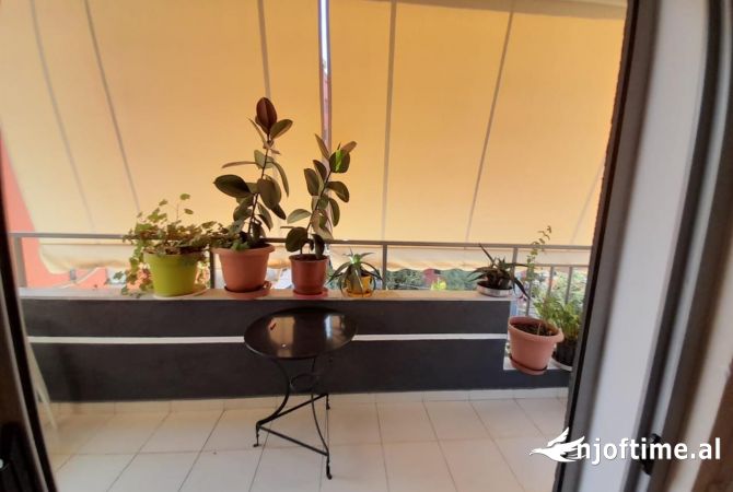 Shtepi me qera Apartament ne Tirane, 2+1, Mobilimi E mobiluar, Pagesa 500  Euro.